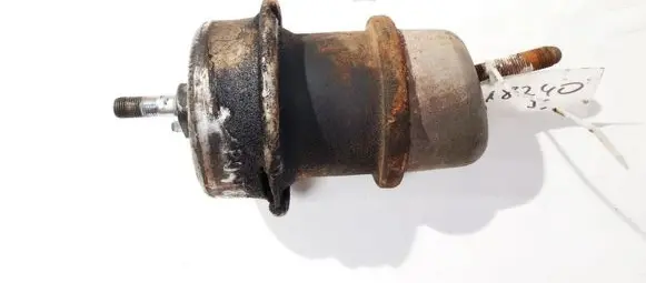 Engine mount bracket