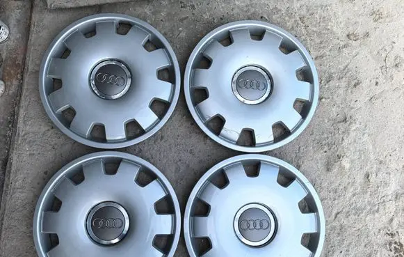 Audi A6 S6 C5 4B R16 wheel hub/cap/trim 4B0601147D