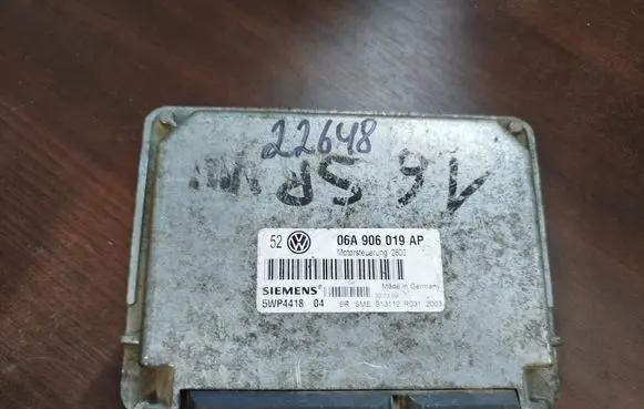 Volkswagen Golf IV Engine control unit/module 06a906019ap