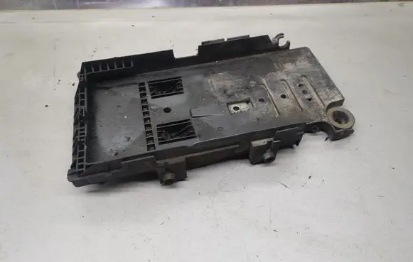 Ford Mondeo MK IV Battery tray 6G9110723A