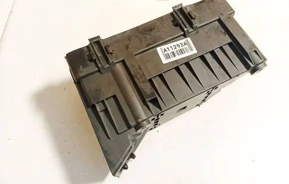 Opel Antara Fuse box cover 