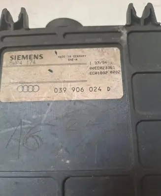 Audi A6 S6 C4 4A Engine control unit/module 039906024D 00EC020361 EC01892