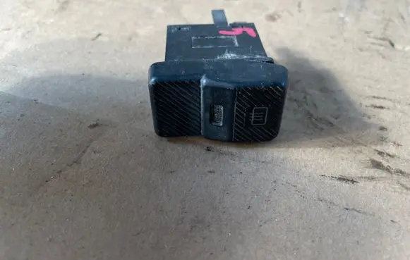 Volkswagen Transporter - Caravelle T4 Windscreen/window heater switch 701959621