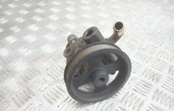Toyota Corolla Verso E121 Power steering pump
