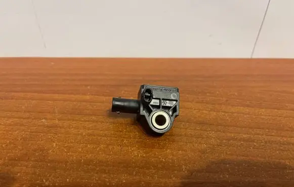 Mercedes-Benz E W213 Airbag deployment crash/impact sensor 2229051400 160401 03390