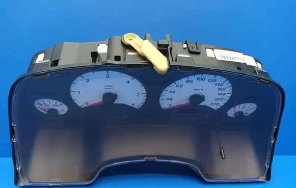 Opel Zafira A Speedometer (instrument cluster) 09228771