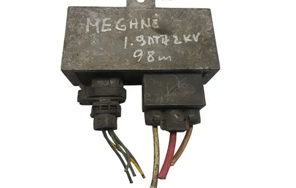 Renault Scenic I Glow plug pre-heat relay