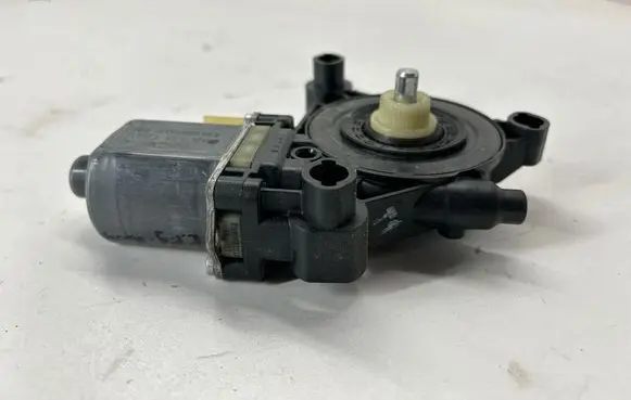 Jeep Compass Rear door window regulator motor 0130822663