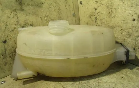 Renault Trafic I Coolant expansion tank/reservoir 7700312900 91165571
