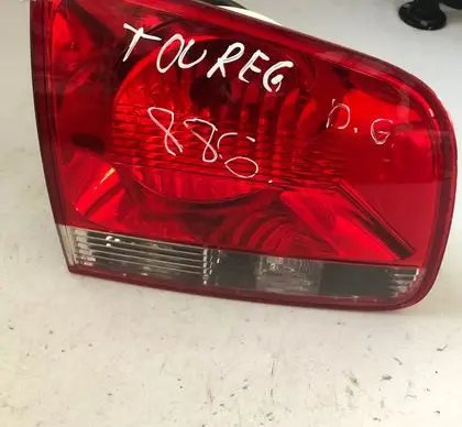 Volkswagen Touareg I Tailgate rear/tail lights 28269003