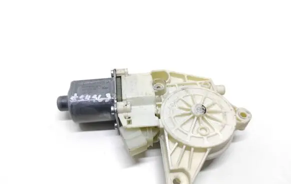 Mercedes-Benz E W212 Front door window regulator motor A2048200142