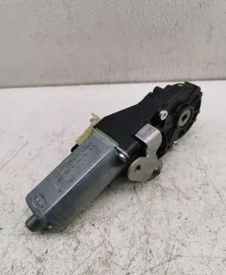 Volvo V70 Seat adjustment motor 0390203248