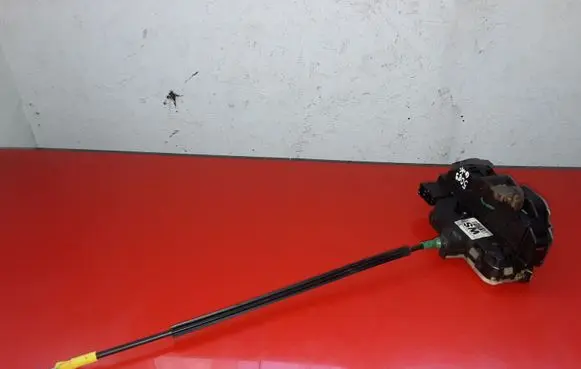 Chevrolet Cruze Rear door lock 13578244 3027090