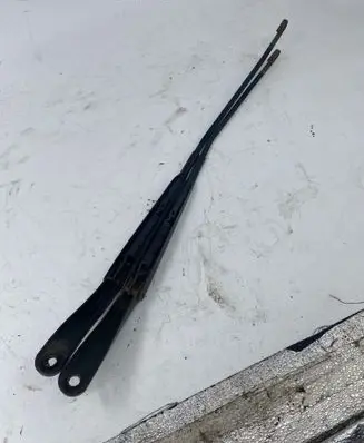 Renault Master III Front wiper blade arm 8200734777 8200734776