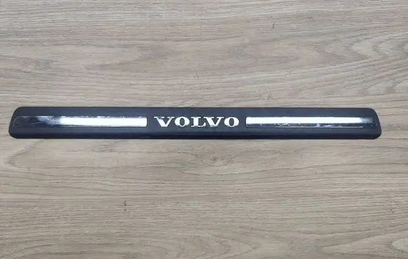 Volvo XC70 Front sill trim cover 8659960