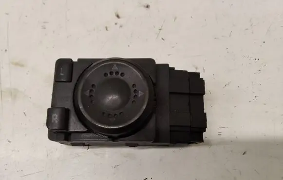 Volkswagen PASSAT B5 Wing mirror switch 3B1959565B