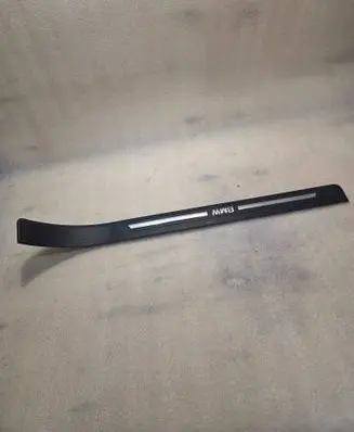 BMW 7 E38 Front sill trim cover 8220219