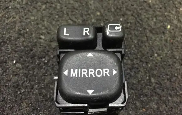 Toyota RAV 4 (XA30) Wing mirror switch 183575