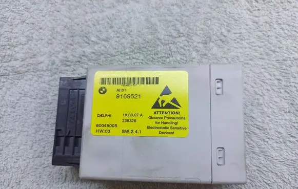 BMW 5 E60 E61 Central console control unit 9169521