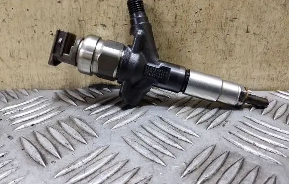 Subaru Outback Fuel injector 16613AA030