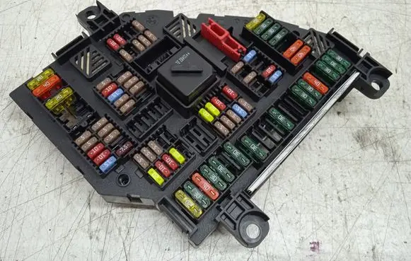 BMW 5 F10 F11 Fuse module 925281301