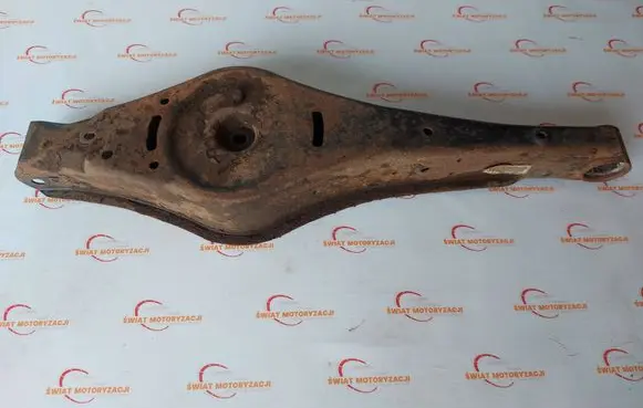 Volkswagen PASSAT B7 Rear control arm 
