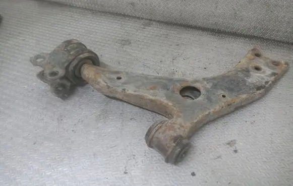 Volvo C30 Front lower control arm/wishbone