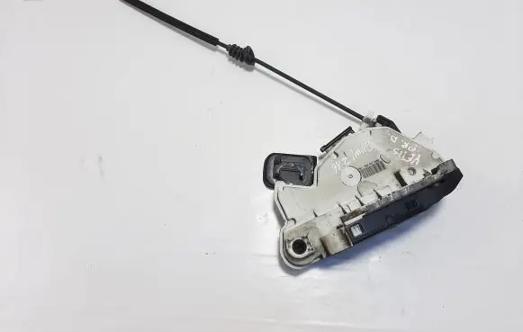 Skoda Yeti (5L) Front door lock 5K2837016B