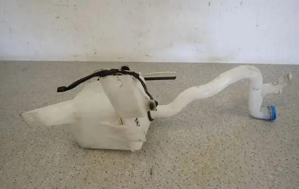 Suzuki Swift Cultus Windshield washer fluid reservoir/tank 