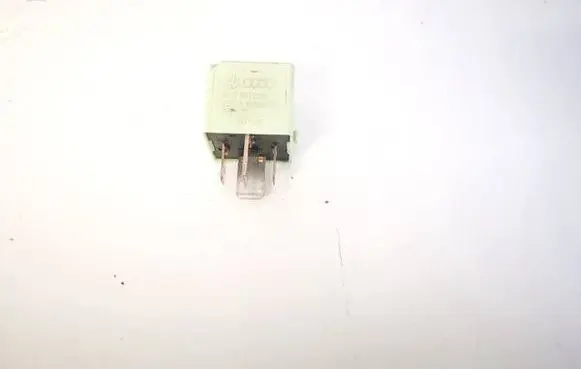 Volkswagen Golf VI Other relay 4H0951253A V23136J0006X079