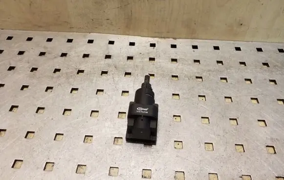 Skoda Fabia Mk2 (5J) Brake pedal sensor switch V10730156