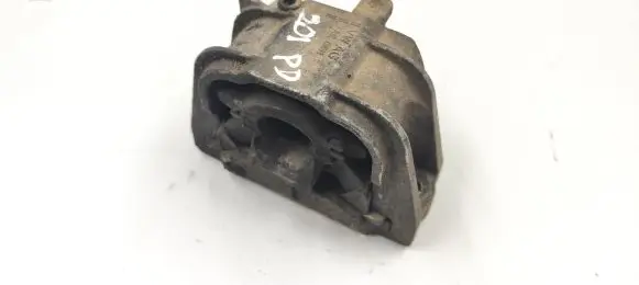 Volkswagen Jetta V Engine mount bracket 1K0199262