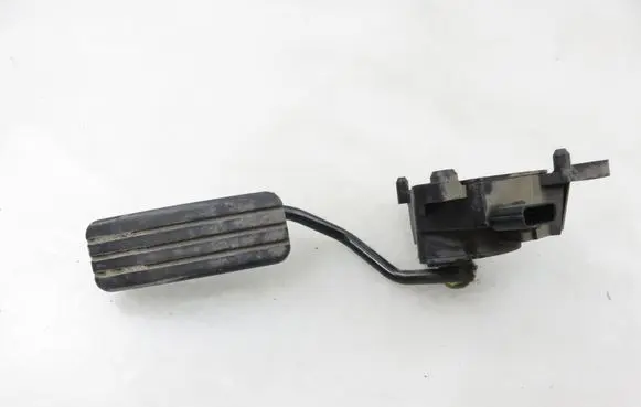 Renault Megane II Accelerator throttle pedal 8200153270B