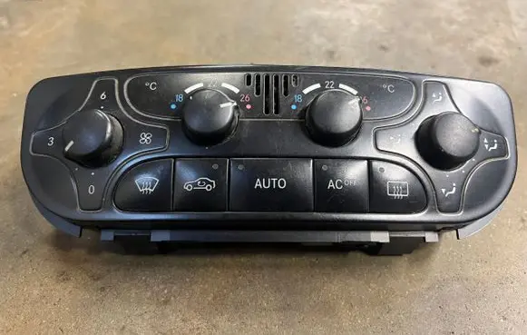 Mercedes-Benz C W203 Climate control unit A2098300085 A2036802539