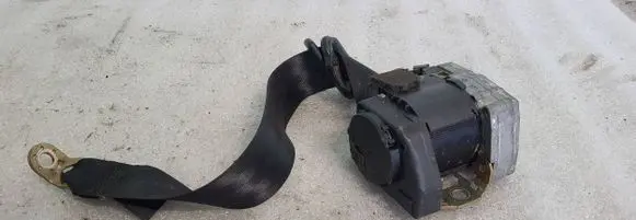 Audi A3 S3 8L Rear seatbelt 00064577