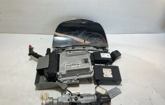 Isuzu D-Max Engine ECU kit and lock set 0281035245 8983283963 1039T24247