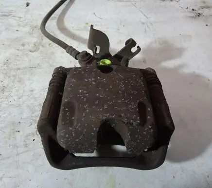 Opel Insignia A Rear brake caliper