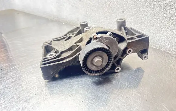 Opel Insignia A Engine mounting bracket 55562863 532274354
