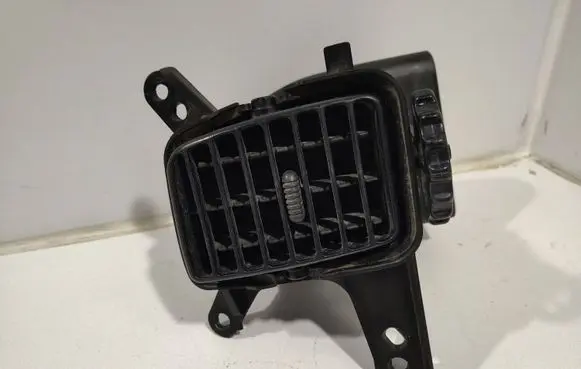 Toyota Hilux (N140, N150, N160, N170) Dash center air vent grill 5568735040