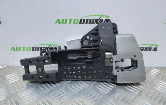 Audi A1 Front door exterior handle/bracket OEM