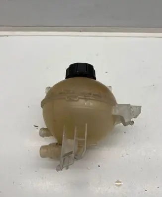 Coolant expansion tank/reservoir