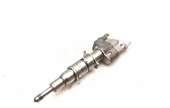 BMW 1 E82 E88 Fuel injector 7589048 758904809