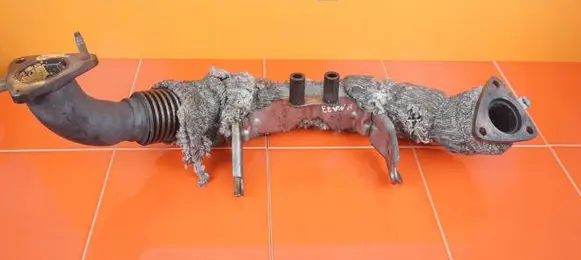 Land Rover Discovery 3 - LR3 Other engine bay part 8MB33