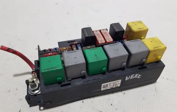 Mercedes-Benz ML W164 Fuse box set A1645400672DDD A1645400672