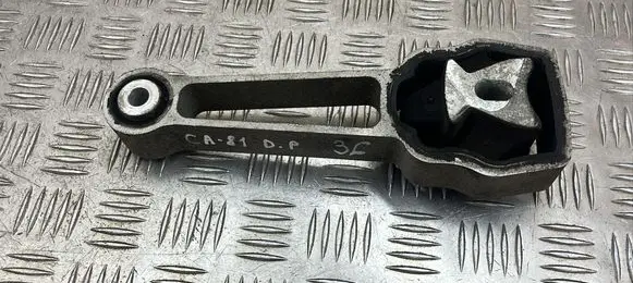 Volvo XC60 Engine mount bracket