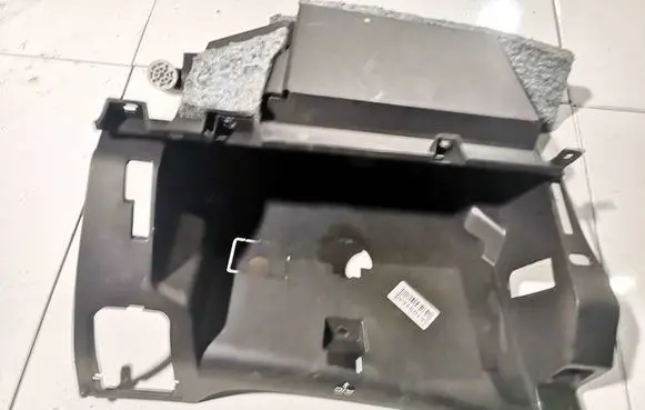 Peugeot 207 Glove box