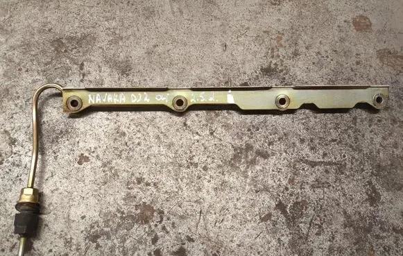 Nissan Navara D22 Fuel return line/hose 16671AD220