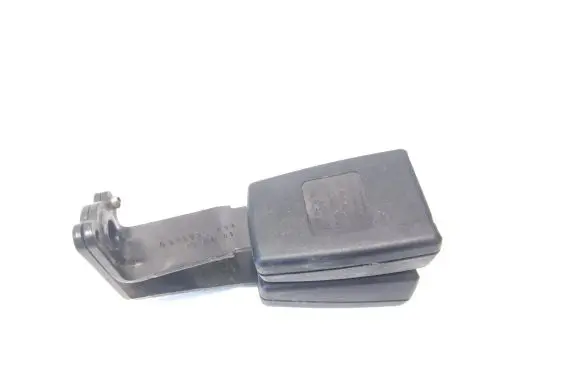 Middle seatbelt buckle (rear)