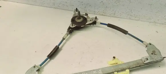 Rear door manual window regulator