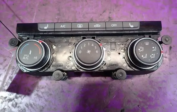 Volkswagen Golf VII Climate control unit